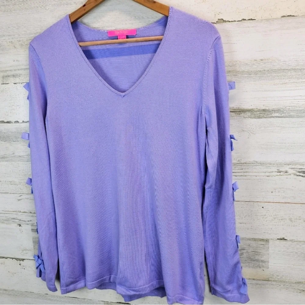 Lilly Pulitzer Lavender Bow Sleeve Top Size Large V-Neck Charming Coastal Preppy - Picture 2 of 7